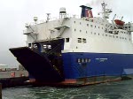 Stena Transfer,183m lang, 24m breit,beim Andocken im Beneluxhafen Europoort Rotterdam.2.1.09
